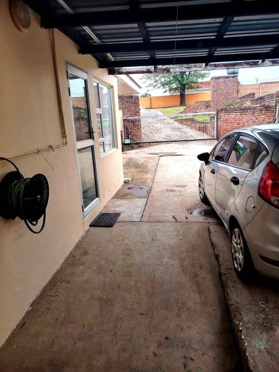 4 Bedroom Property for Sale in Amalinda Eastern Cape